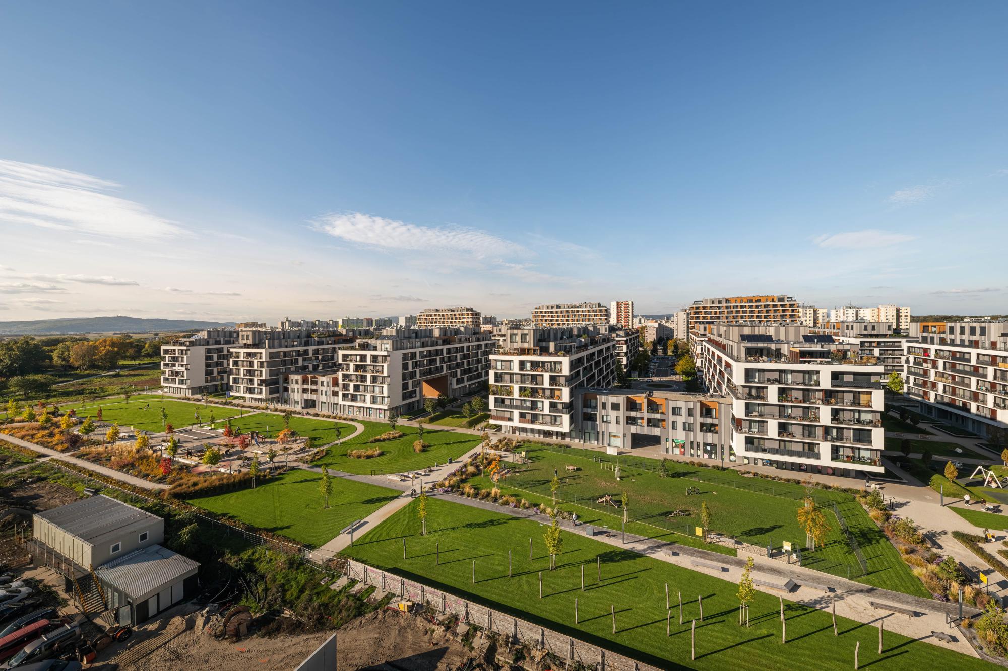 Veľkolepé výhľady na blízky park aj panorámu mesta